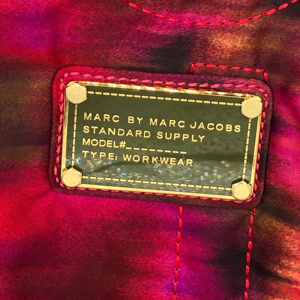 MARC BY MJ CLASSIC QUILTED NYLON SHOULDER BAG - Picture 4 of 10
